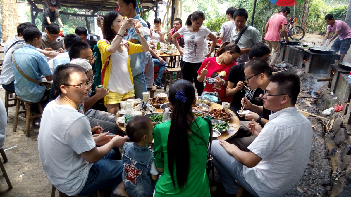 深圳龍華區啟明社工服務中心義工來深圳九龍山生態園休閑農家樂一日游